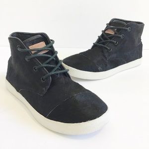 TOMS black calf hair high tops women’s size 6